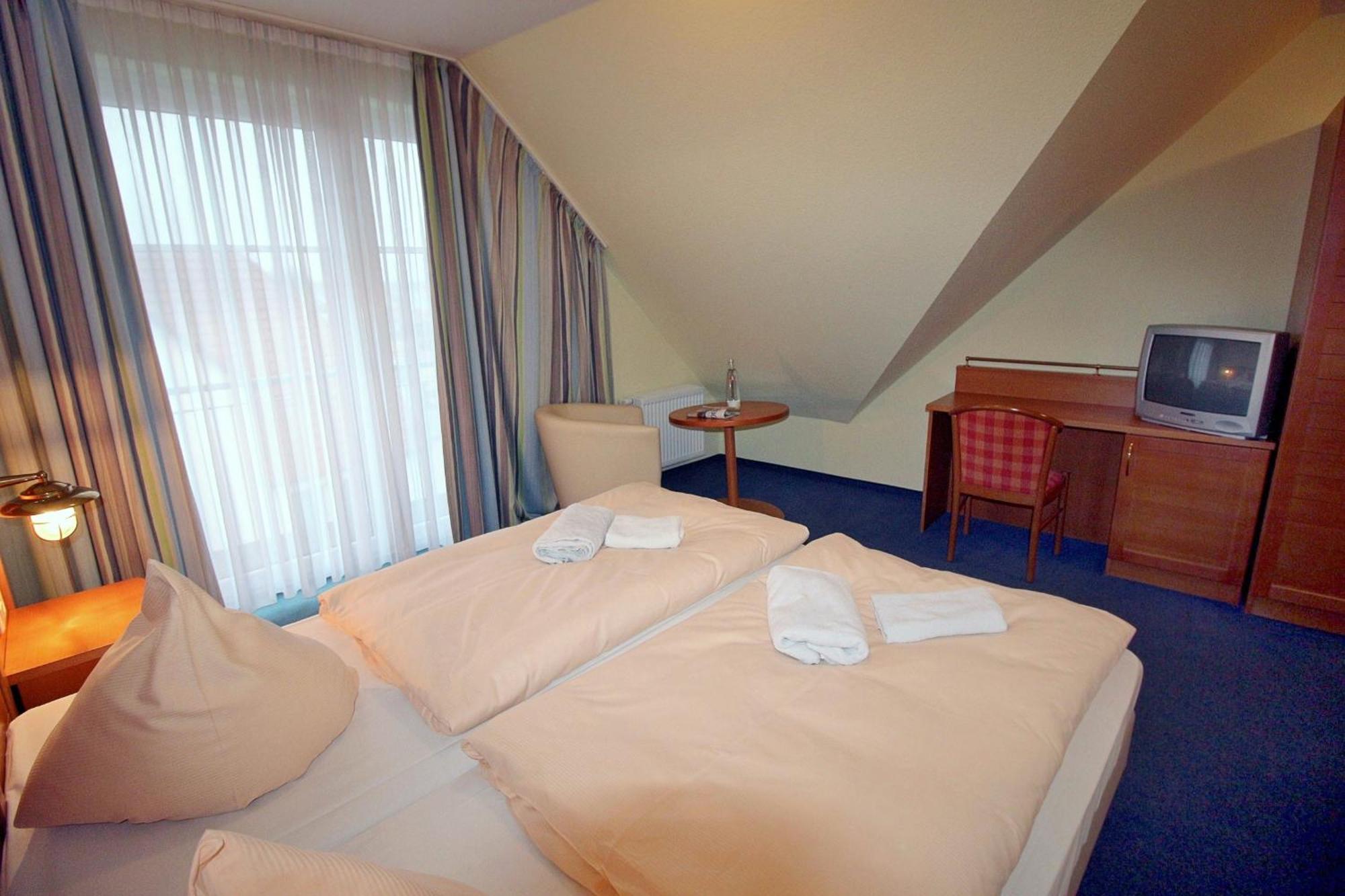 Haus Weida Hotell Breege Exteriör bild