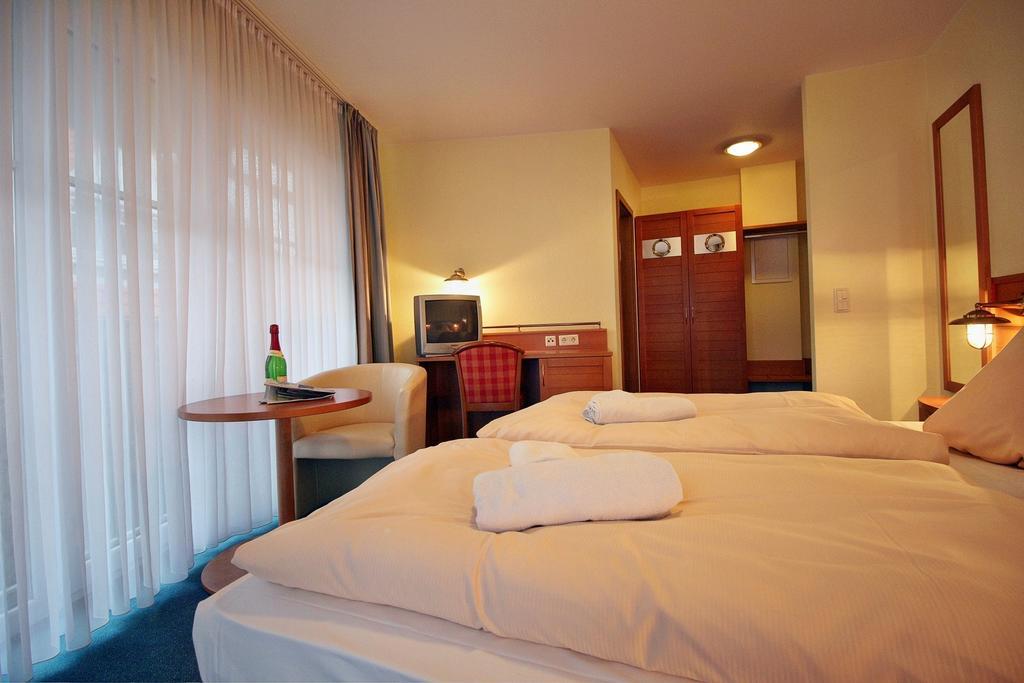 Haus Weida Hotell Breege Rum bild