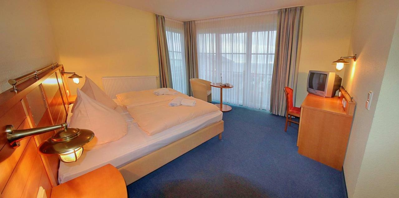 Haus Weida Hotell Breege Exteriör bild